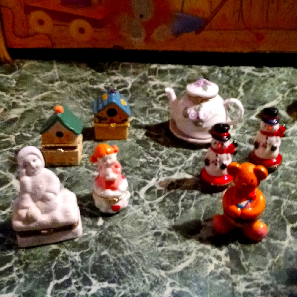 Mix of jewelry boxes